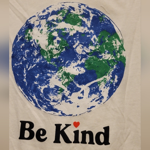 Old Navy graphic t-shirt - Picture 3 of 5